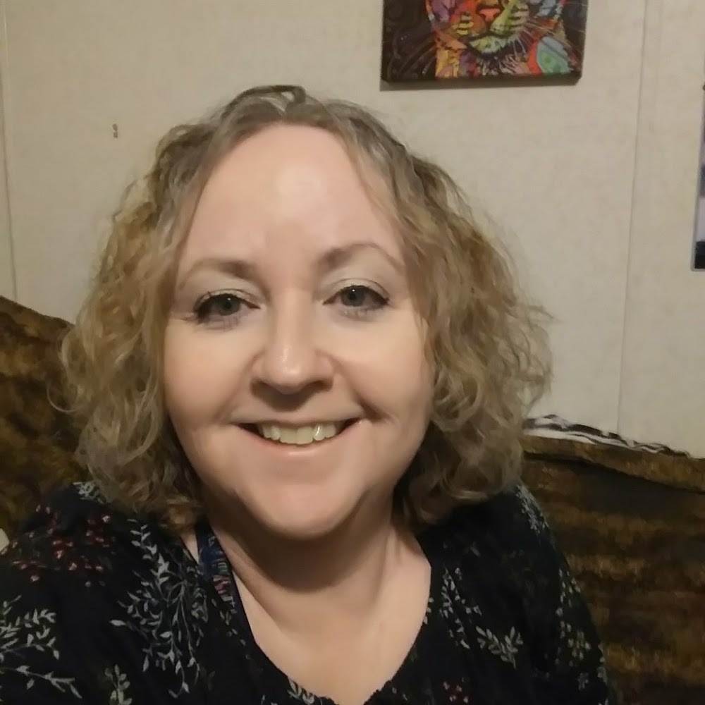 Meet your Posher, Debi